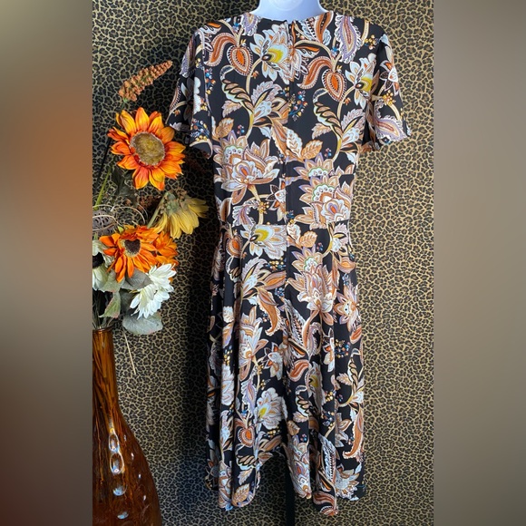 🦋B2G1🦋UNIQUE VINTAGE Black & Floral Flutter Sleeve Pin-Up Midi Dress NWOT - Picture 7 of 12